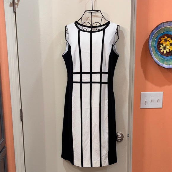 Calvin Klein Black and White Geometric Midi Dress - Picture 2 of 7